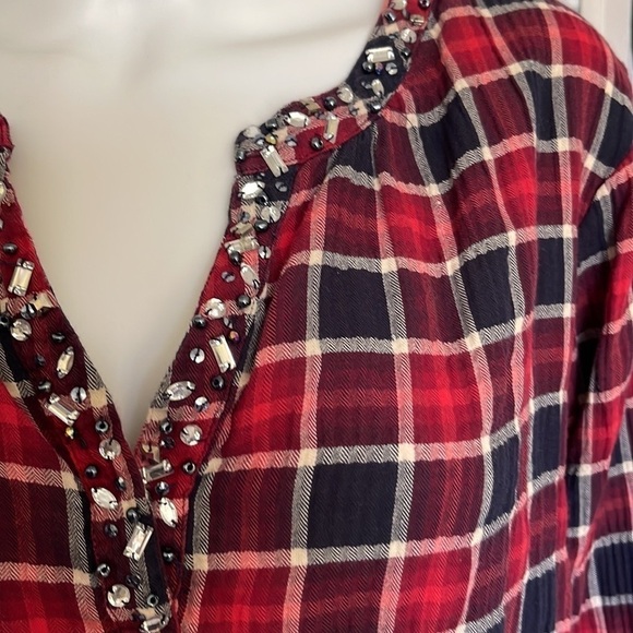 DRESS Barn Plaid Long Sleeve Neckline Embellishment Top. Size 2X. P5/A - Picture 2 of 4